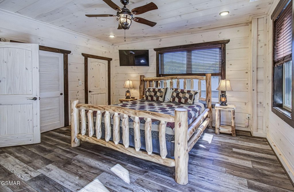 Sevierville, Tennessee, 37862, United States, 5 Bedrooms Bedrooms, ,4 BathroomsBathrooms,Residential,Forsale,1971834