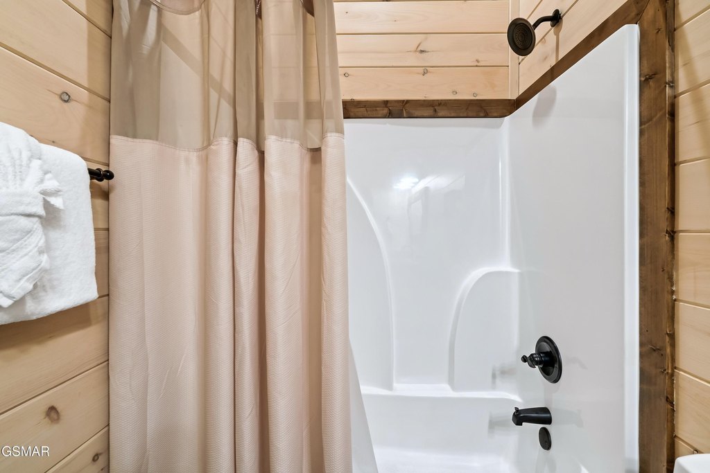 Pigeon Forge, Tennessee, 37862, United States, 4 Bedrooms Bedrooms, ,4.5 BathroomsBathrooms,Residential,Forsale,1971886