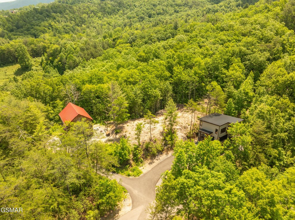 Townsend, Tennessee, 37882, United States, 3 Bedrooms Bedrooms, ,2 BathroomsBathrooms,Residential,Forsale,1910179