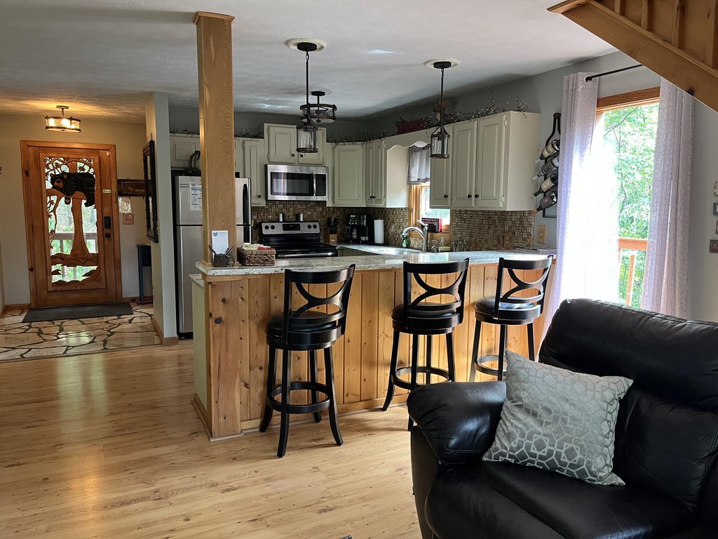 Sevierville, Tennessee, 37862, United States, 2 Bedrooms Bedrooms, ,2 BathroomsBathrooms,Residential,Forsale,1942448