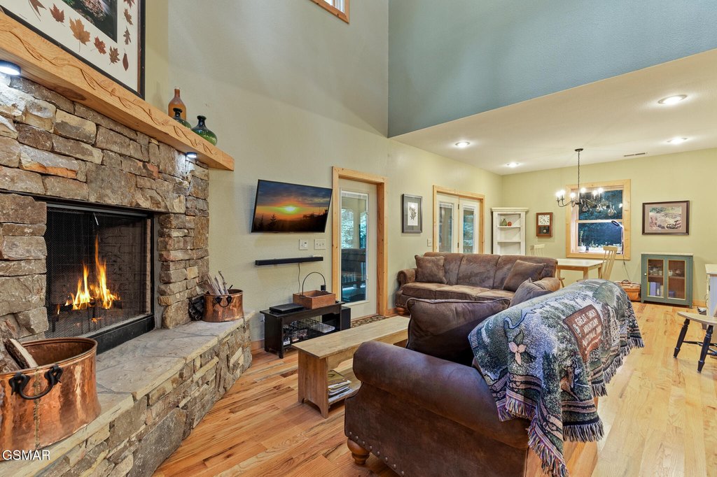 Sevierville, Tennessee, 37862, United States, 2 Bedrooms Bedrooms, ,2 BathroomsBathrooms,Residential,Forsale,1999460