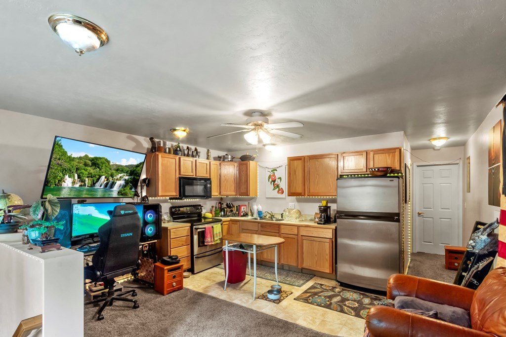 Donnelly, Idaho, 83615, United States, 3 Bedrooms Bedrooms, ,2 BathroomsBathrooms,Residential,Forsale,1889401