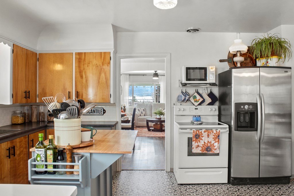 Cascade, Idaho, 83611, United States, 3 Bedrooms Bedrooms, ,2 BathroomsBathrooms,Residential,Forsale,1889400