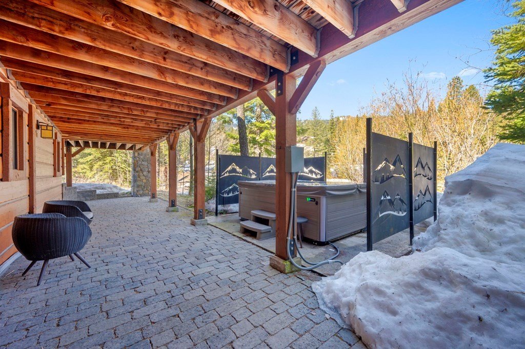 Donnelly, Idaho, 83615, United States, 4 Bedrooms Bedrooms, ,4 BathroomsBathrooms,Residential,Forsale,1946165