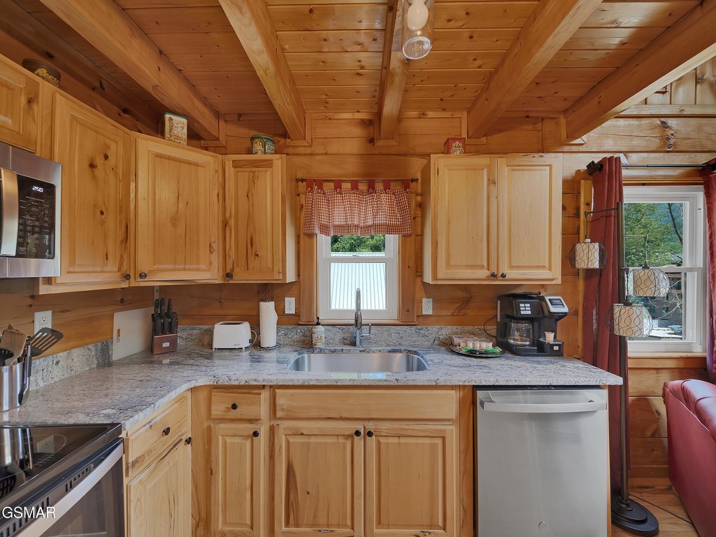 Gatlinburg, Tennessee, 37738, United States, 2 Bedrooms Bedrooms, ,2 BathroomsBathrooms,Residential,Forsale,1910184