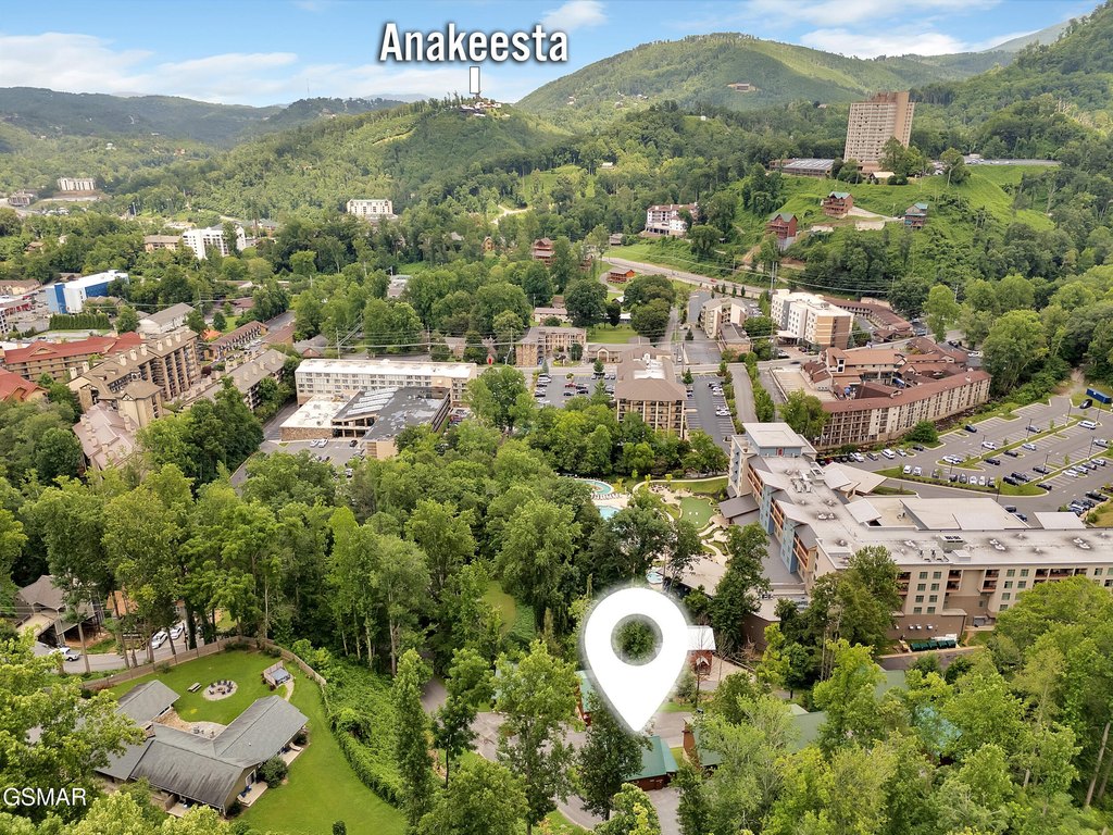 Gatlinburg, Tennessee, 37738, United States, 2 Bedrooms Bedrooms, ,2 BathroomsBathrooms,Residential,Forsale,1910184