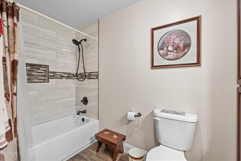 Sevierville, Tennessee, 37876, United States, 4 Bedrooms Bedrooms, ,3 BathroomsBathrooms,Residential,Forsale,1942460