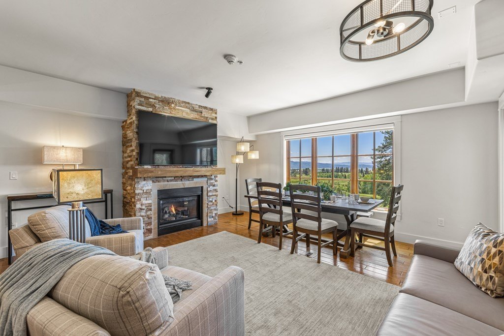 Donnelly, Idaho, 83615, United States, 2 Bedrooms Bedrooms, ,Residential,Forsale,1889380