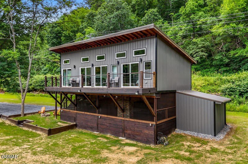 Newport, Tennessee, 37821, United States, 2 Bedrooms Bedrooms, ,2 BathroomsBathrooms,Residential,Forsale,1999350