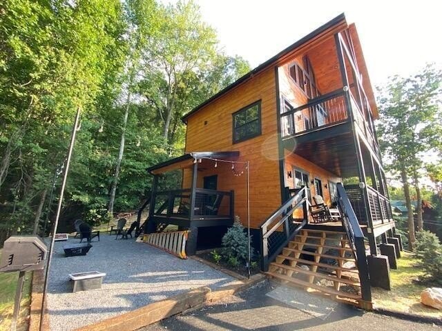 Sevierville, Tennessee, 37876, United States, 2 Bedrooms Bedrooms, ,2.5 BathroomsBathrooms,Residential,Forsale,1893694