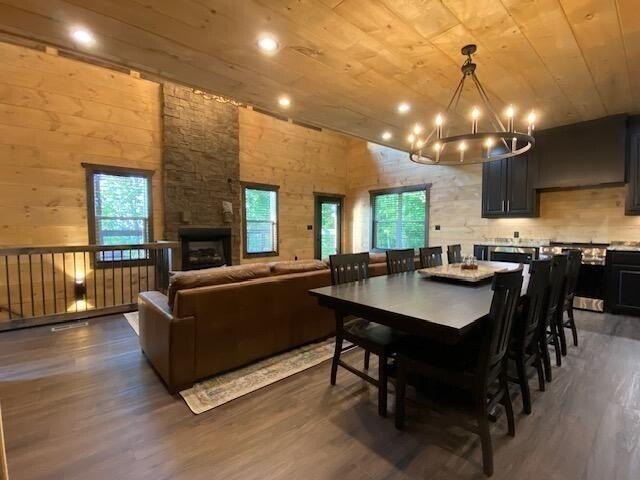 Sevierville, Tennessee, 37876, United States, 2 Bedrooms Bedrooms, ,2.5 BathroomsBathrooms,Residential,Forsale,1893694
