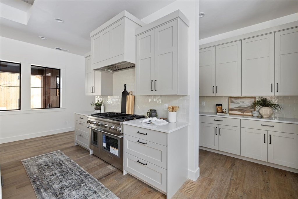 Donnelly, Idaho, 83615, United States, 4 Bedrooms Bedrooms, ,3.5 BathroomsBathrooms,Residential,Forsale,1946171