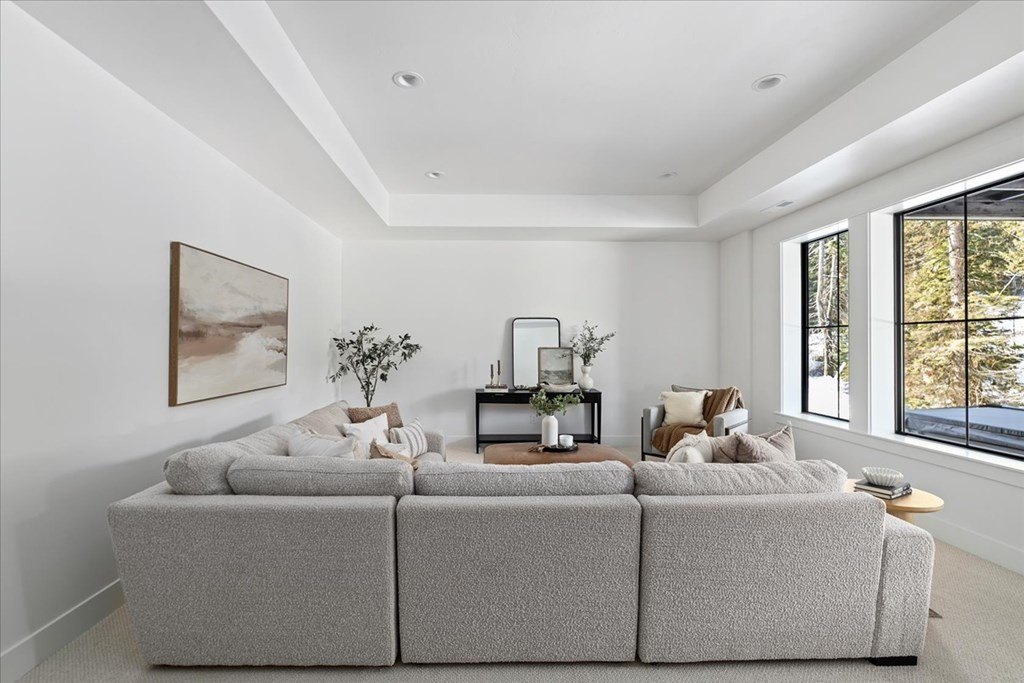 Donnelly, Idaho, 83615, United States, 4 Bedrooms Bedrooms, ,3.5 BathroomsBathrooms,Residential,Forsale,1946171