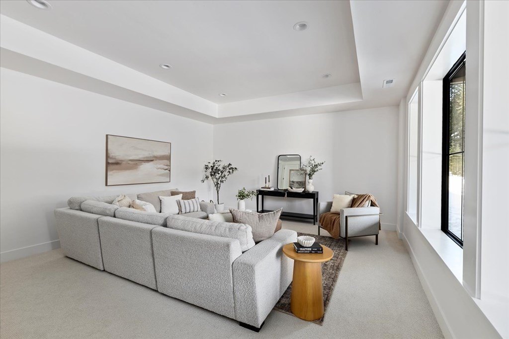 Donnelly, Idaho, 83615, United States, 4 Bedrooms Bedrooms, ,3.5 BathroomsBathrooms,Residential,Forsale,1946171