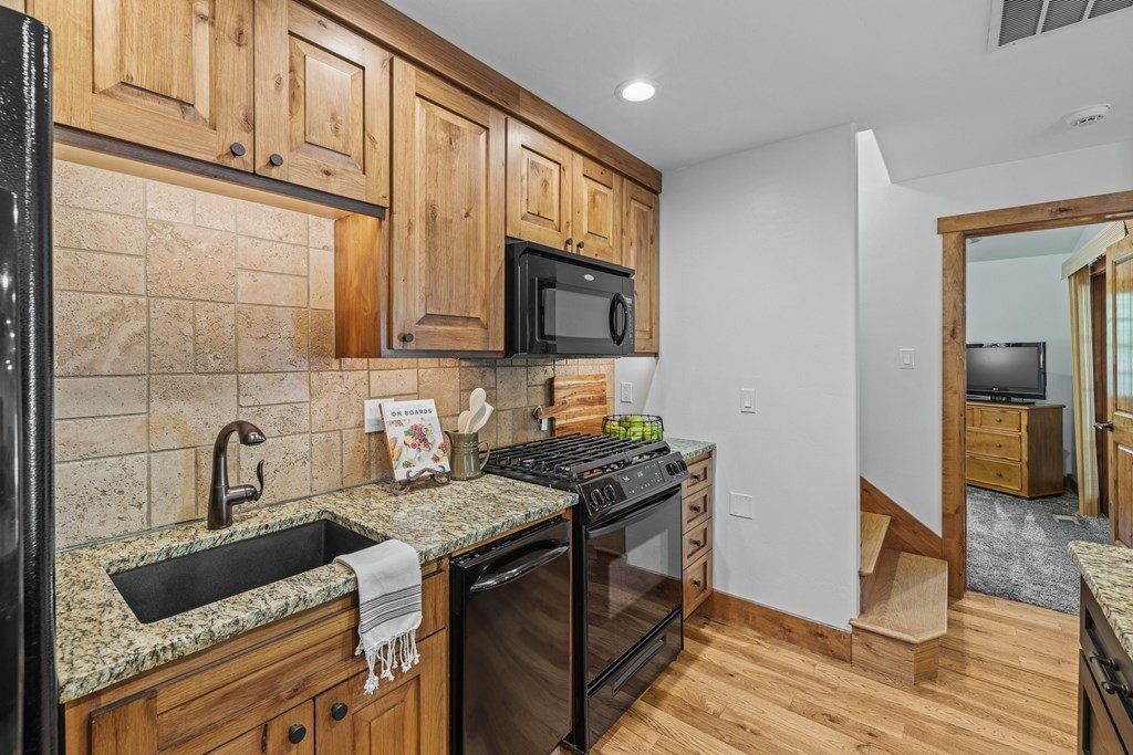 Donnelly, Idaho, 83615, United States, 2 Bedrooms Bedrooms, ,Residential,Forsale,1946201