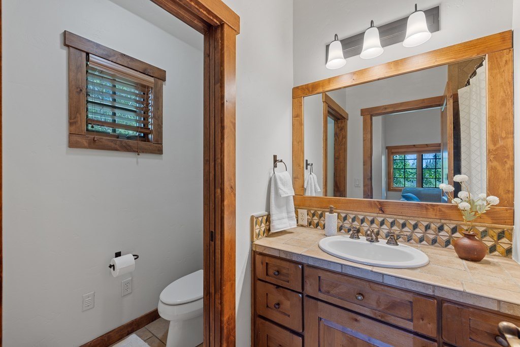 Donnelly, Idaho, 83615, United States, 2 Bedrooms Bedrooms, ,2.5 BathroomsBathrooms,Residential,Forsale,1889377