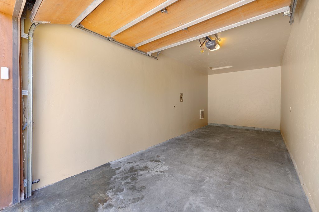 Donnelly, Idaho, 83615, United States, 2 Bedrooms Bedrooms, ,2.5 BathroomsBathrooms,Residential,Forsale,1889377