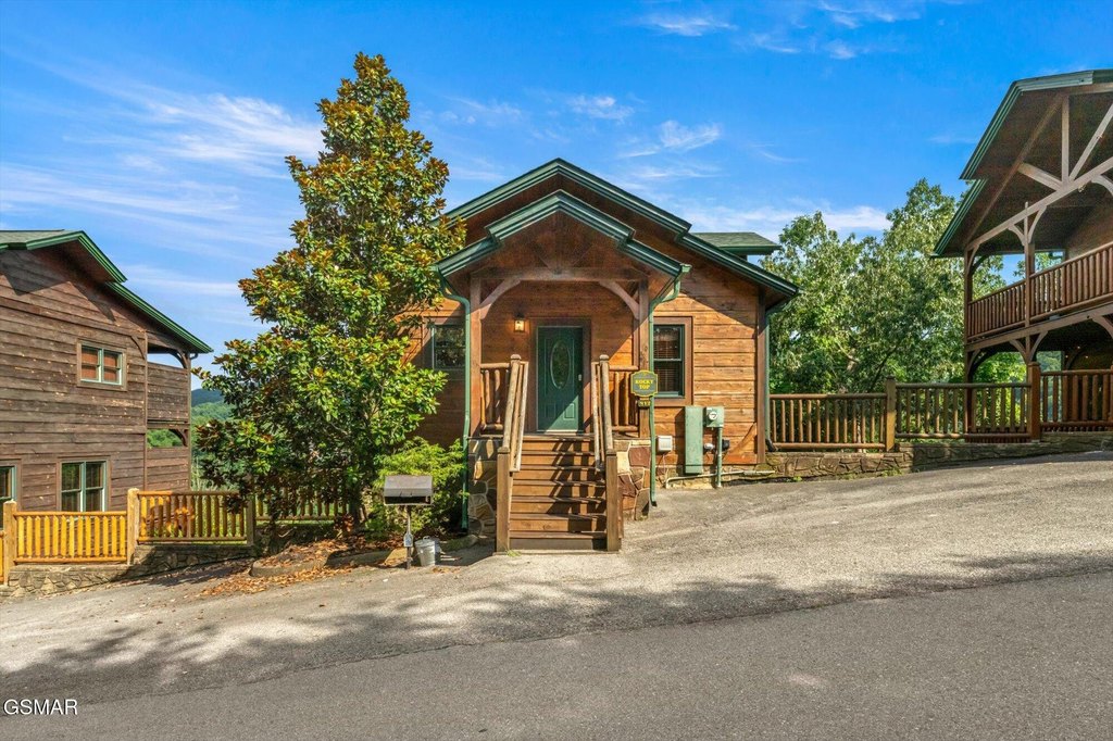 Gatlinburg, Tennessee, 37738, United States, 2 Bedrooms Bedrooms, ,2 BathroomsBathrooms,Residential,Forsale,1910221