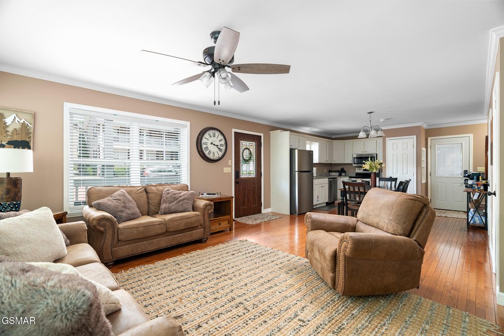 Gatlinburg, Tennessee, 37738, United States, 2 Bedrooms Bedrooms, ,2.5 BathroomsBathrooms,Residential,Forsale,1910196