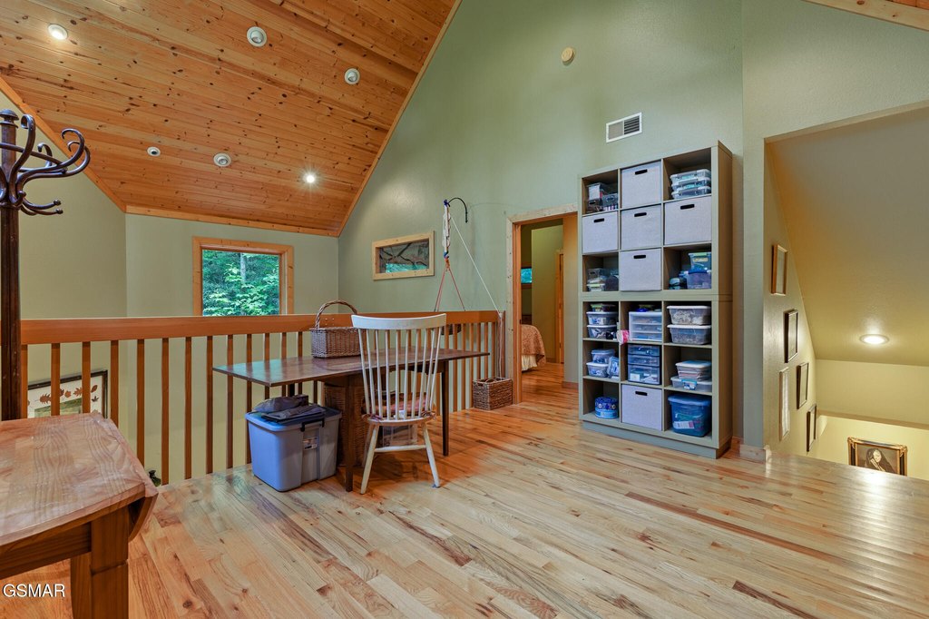 Sevierville, Tennessee, 37862, United States, 2 Bedrooms Bedrooms, ,2 BathroomsBathrooms,Residential,Forsale,1999460