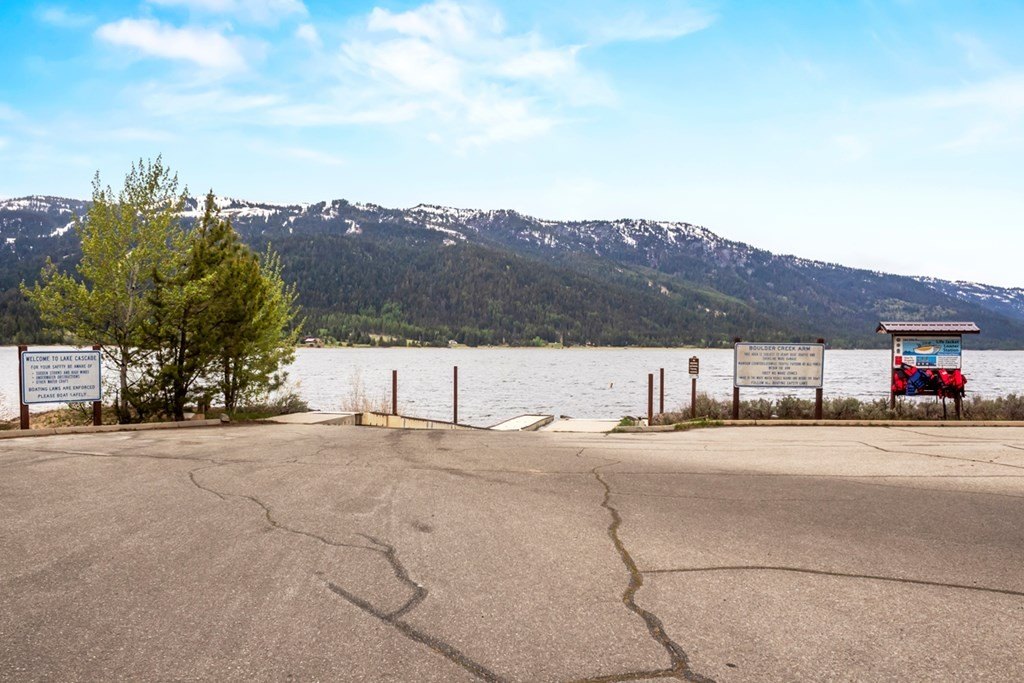 Donnelly, Idaho, 83615, United States, 3 Bedrooms Bedrooms, ,2 BathroomsBathrooms,Residential,Forsale,1889401