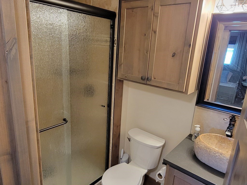 Cascade, Idaho, 83611, United States, 8 Bedrooms Bedrooms, ,9 BathroomsBathrooms,Residential,Forsale,1946149