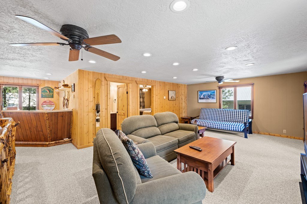 McCall, Idaho, 83638, United States, 4 Bedrooms Bedrooms, ,3 BathroomsBathrooms,Residential,Forsale,1889418