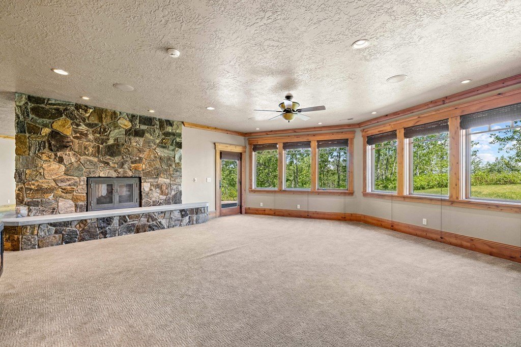 Donnelly, Idaho, 83615, United States, 4 Bedrooms Bedrooms, ,3.5 BathroomsBathrooms,Residential,Forsale,1889369