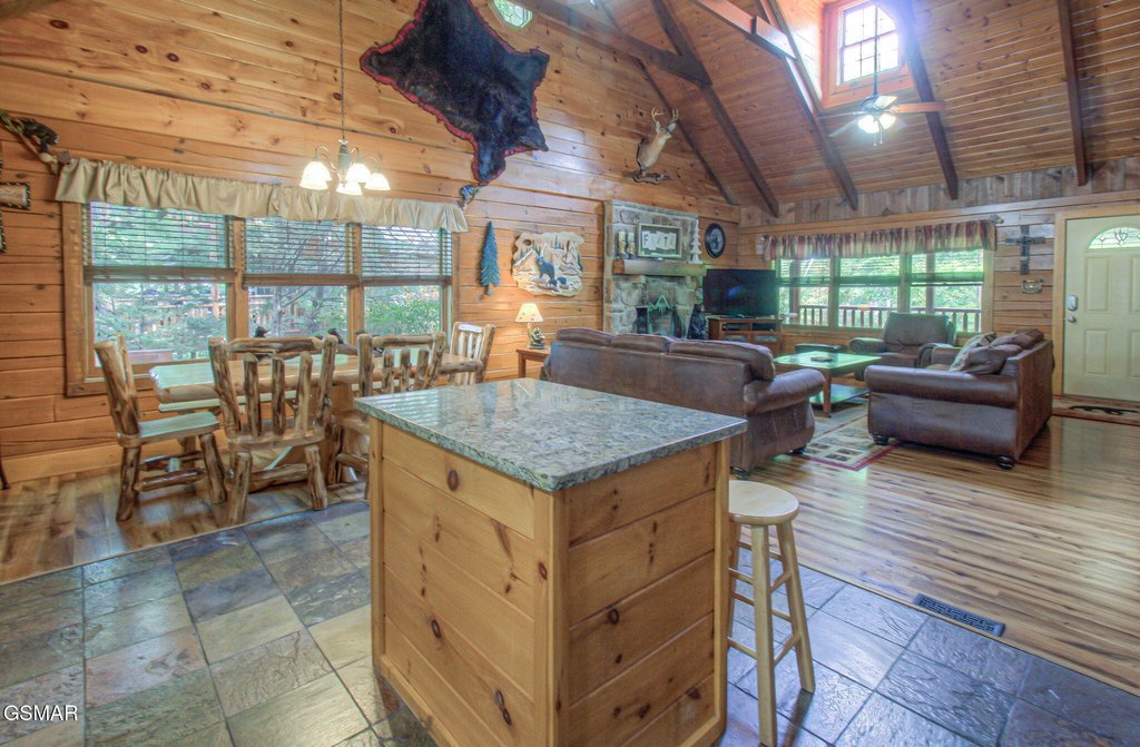 Pigeon Forge, Tennessee, 37863, United States, 3 Bedrooms Bedrooms, ,2 BathroomsBathrooms,Residential,Forsale,1971837