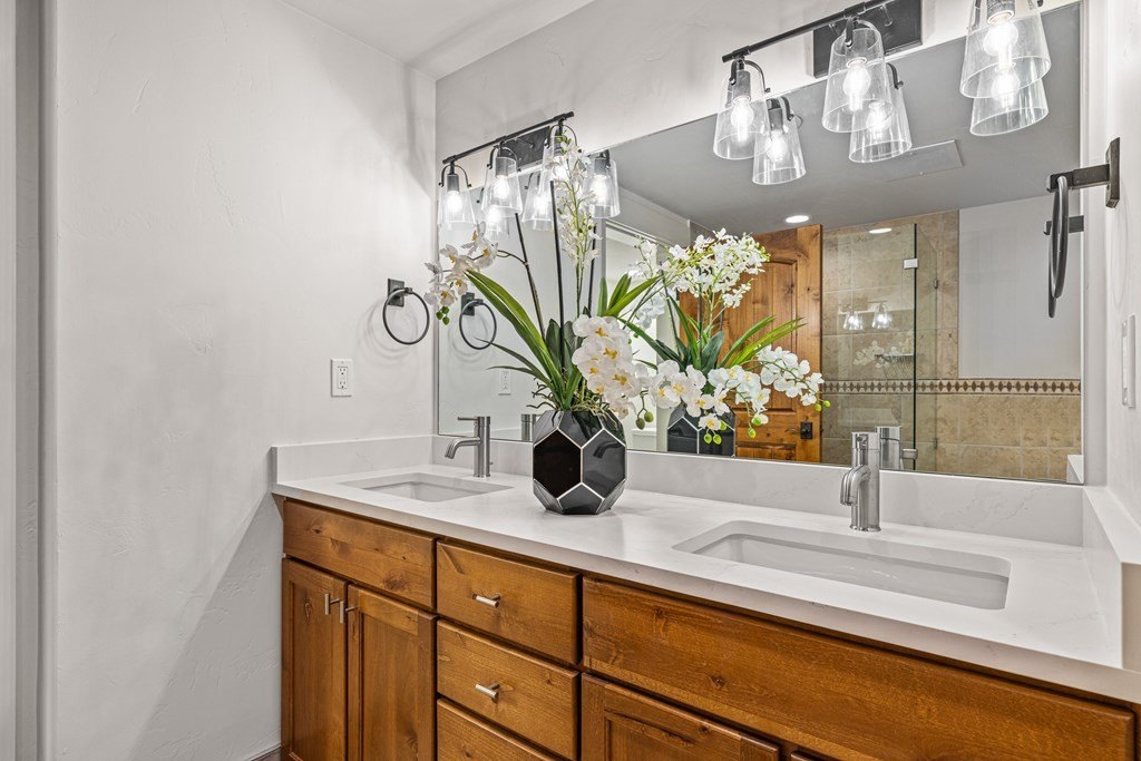 Donnelly, Idaho, 83615, United States, 2 Bedrooms Bedrooms, ,Residential,Forsale,1889380