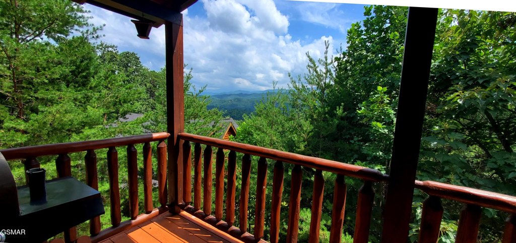Sevierville, Tennessee, 37862, United States, 3 Bedrooms Bedrooms, ,3 BathroomsBathrooms,Residential,Forsale,1942441