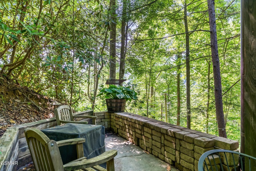 Gatlinburg, Tennessee, 37738, United States, 3 Bedrooms Bedrooms, ,2 BathroomsBathrooms,Residential,Forsale,1893798