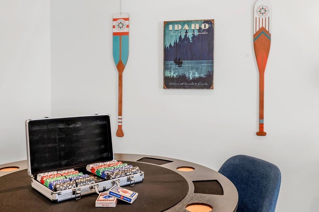 Donnelly, Idaho, 83615, United States, 4 Bedrooms Bedrooms, ,4 BathroomsBathrooms,Residential,Forsale,1996713