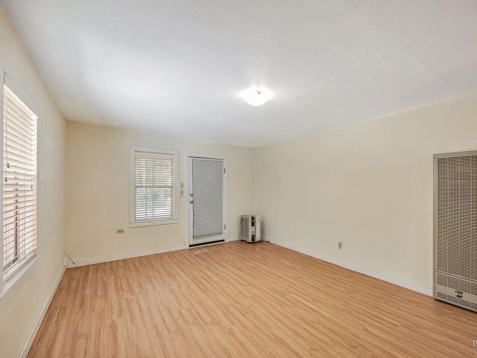Sebastopol, California, 95472, United States, 2 Bedrooms Bedrooms, ,1 BathroomBathrooms,Residential,Forsale,1934065