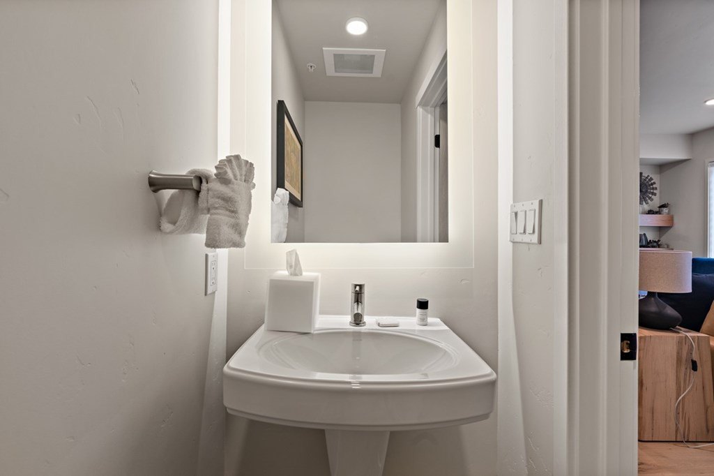 Donnelly, Idaho, 83615, United States, 1 Bedroom Bedrooms, ,1.5 BathroomsBathrooms,Residential,Forsale,1946199