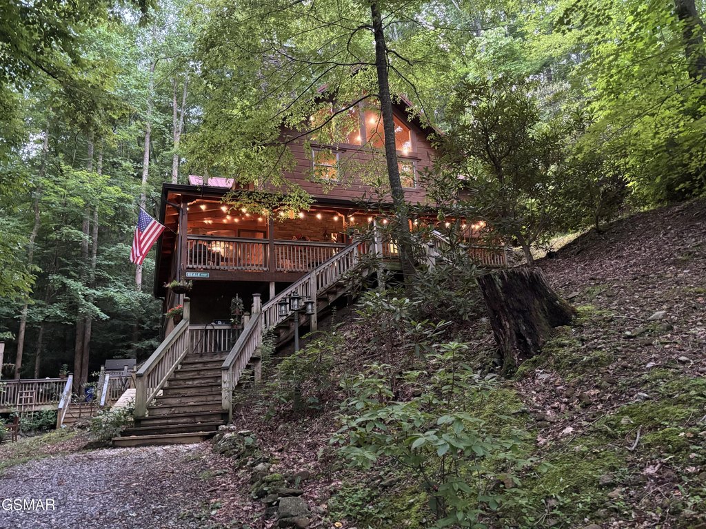 Sevierville, Tennessee, 37862, United States, 2 Bedrooms Bedrooms, ,2 BathroomsBathrooms,Residential,Forsale,1999460