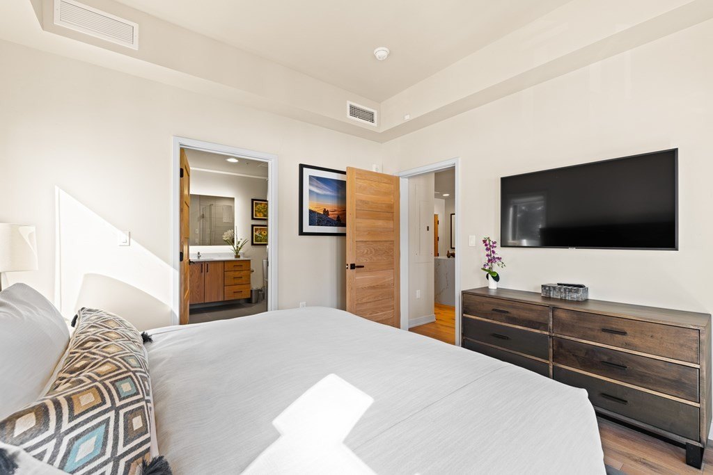 Donnelly, Idaho, 83615, United States, 2 Bedrooms Bedrooms, ,2 BathroomsBathrooms,Residential,Forsale,1889378