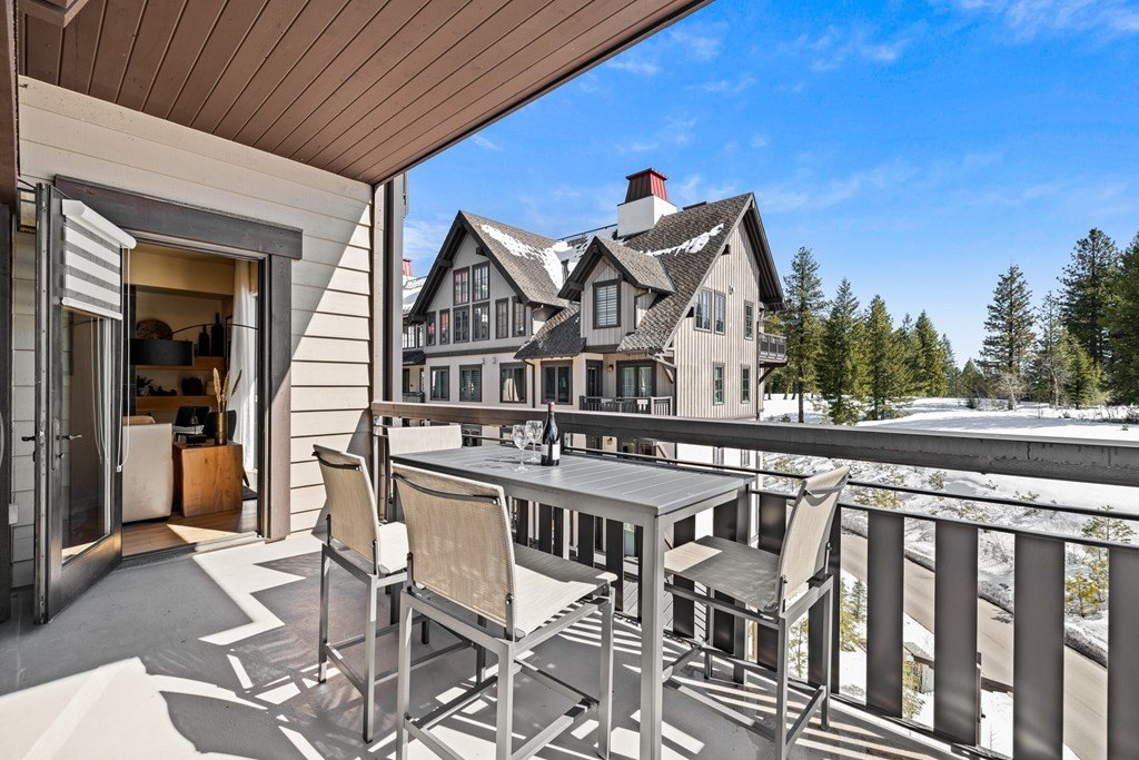 Donnelly, Idaho, 83615, United States, 2 Bedrooms Bedrooms, ,2 BathroomsBathrooms,Residential,Forsale,1889378