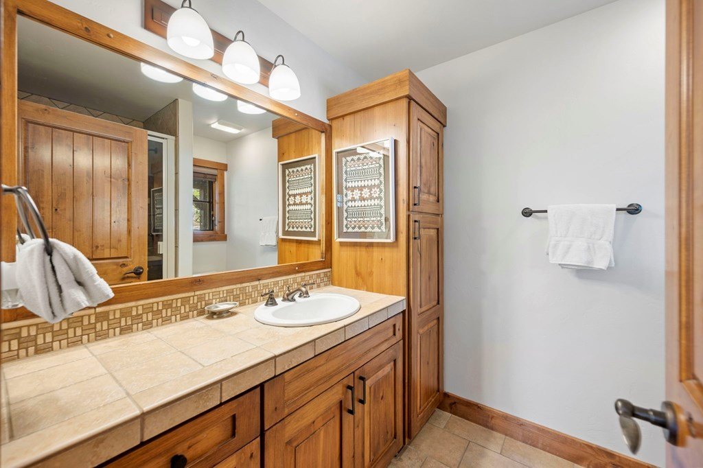 Donnelly, Idaho, 83615, United States, 4 Bedrooms Bedrooms, ,4 BathroomsBathrooms,Residential,Forsale,1946165