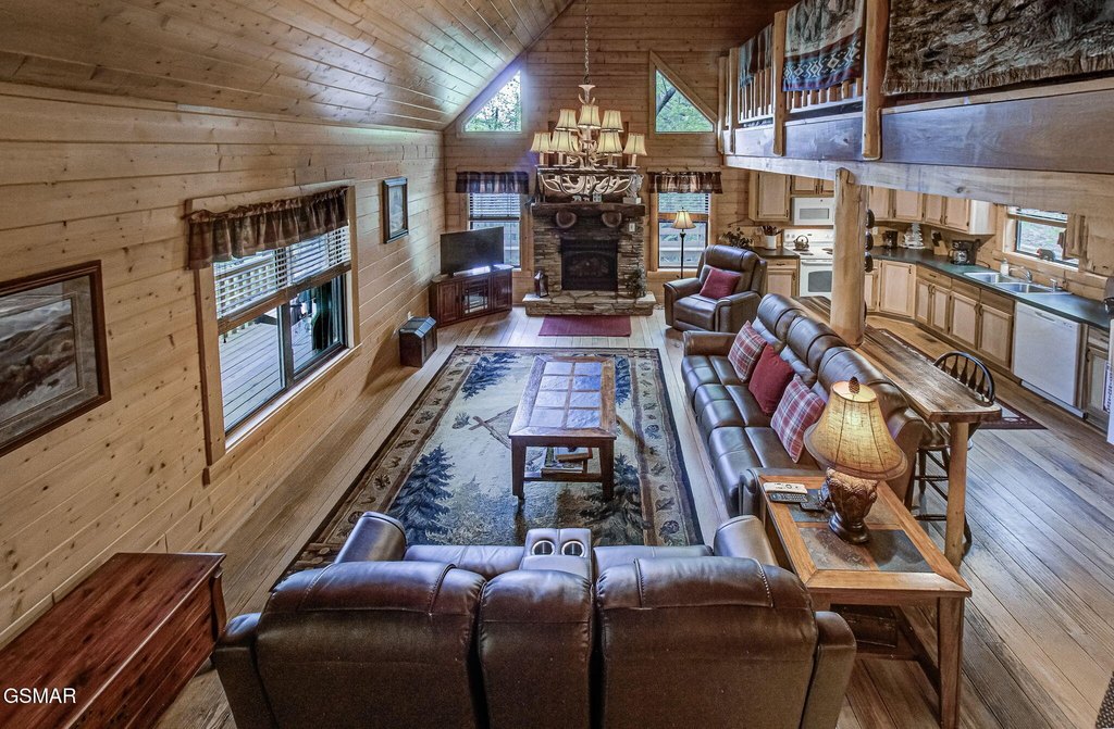 Sevierville, Tennessee, 37862, United States, 2 Bedrooms Bedrooms, ,2.5 BathroomsBathrooms,Residential,Forsale,1971833