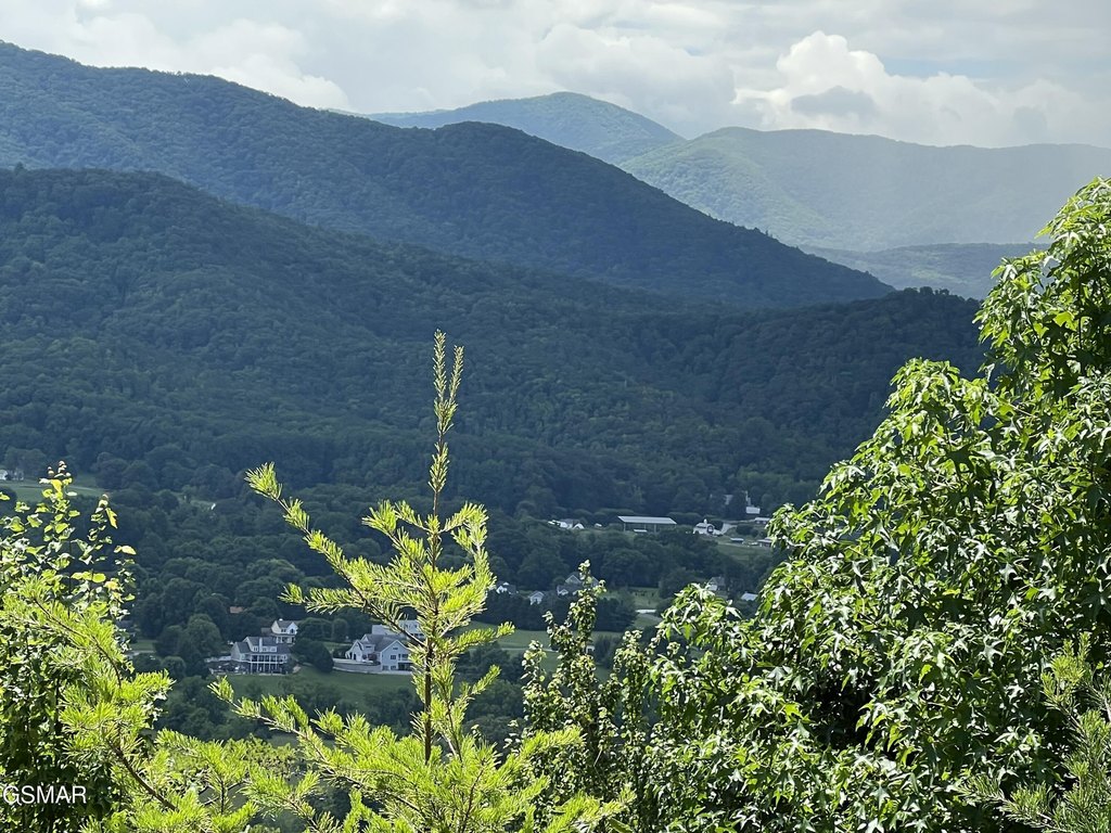 Sevierville, Tennessee, 37862, United States, 1 Bedroom Bedrooms, ,5 BathroomsBathrooms,Residential,Forsale,1910185