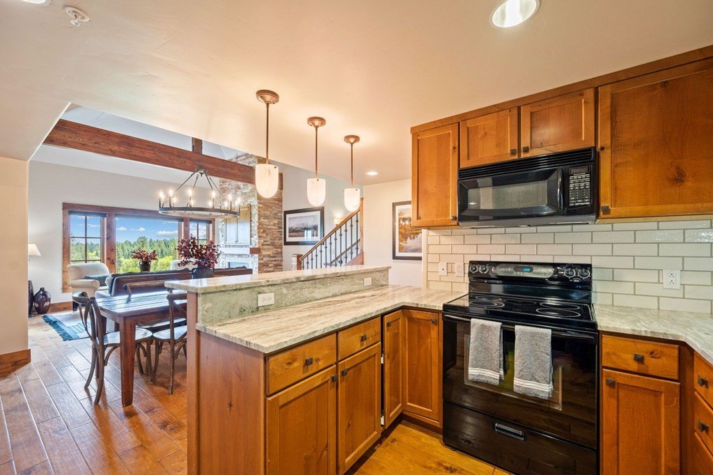 Donnelly, Idaho, 83615, United States, 2 Bedrooms Bedrooms, ,2 BathroomsBathrooms,Residential,Forsale,1946166