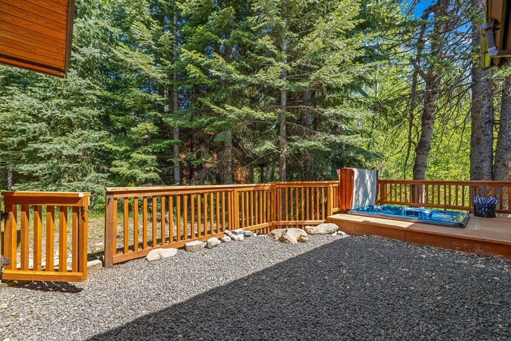 Donnelly, Idaho, 83615, United States, 3 Bedrooms Bedrooms, ,3 BathroomsBathrooms,Residential,Forsale,1889373