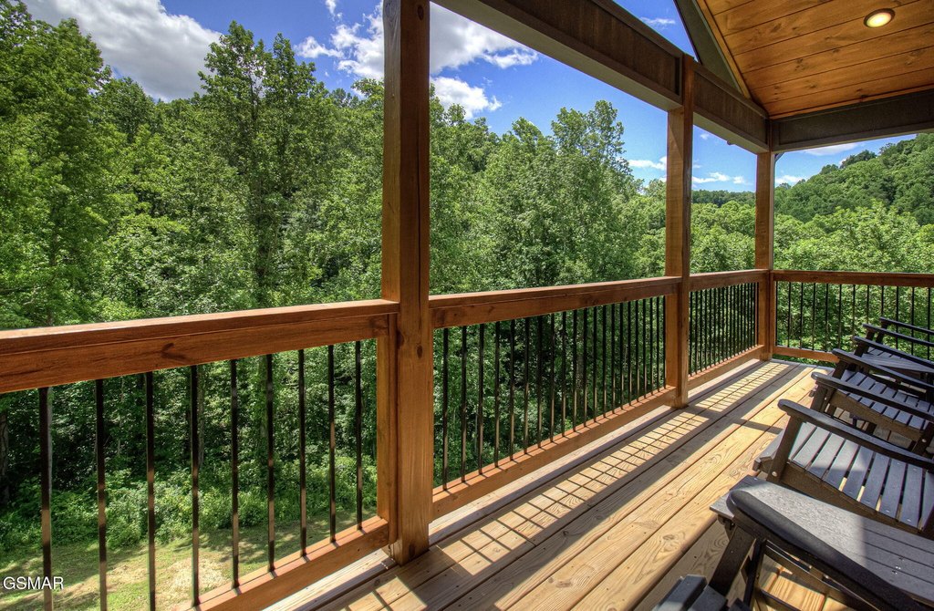 Sevierville, Tennessee, 37876, United States, 2 Bedrooms Bedrooms, ,2.5 BathroomsBathrooms,Residential,Forsale,1936711