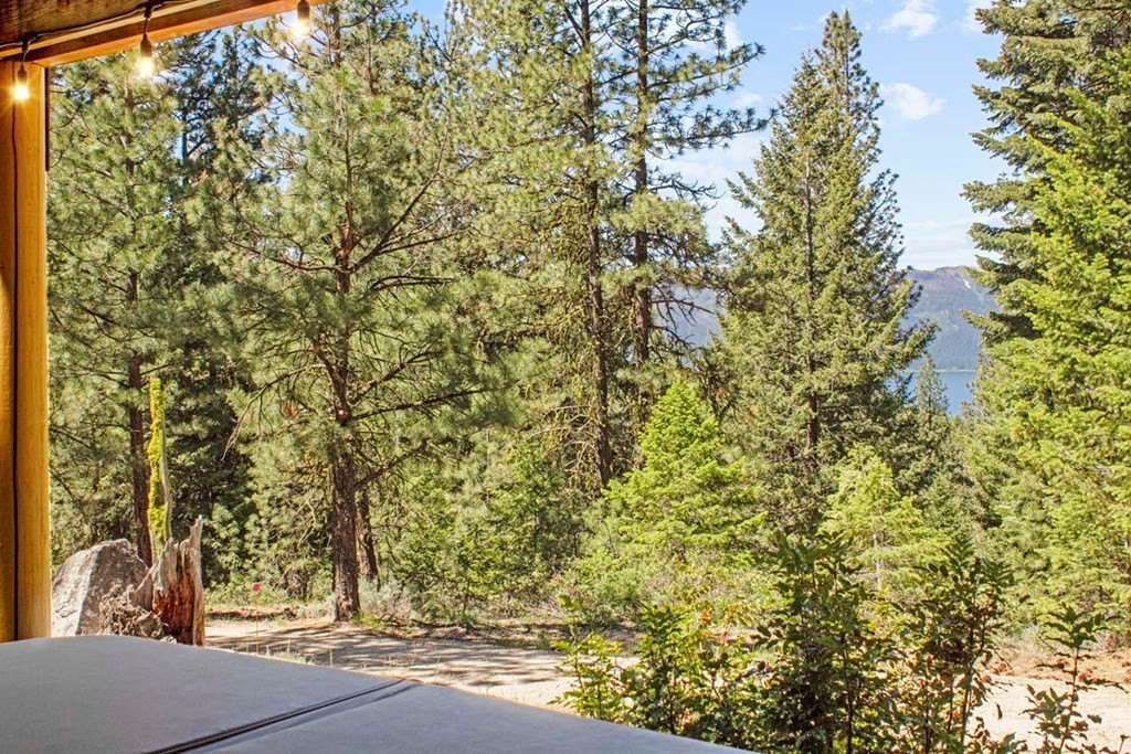 Cascade, Idaho, 83611, United States, 3 Bedrooms Bedrooms, ,2.5 BathroomsBathrooms,Residential,Forsale,1889403