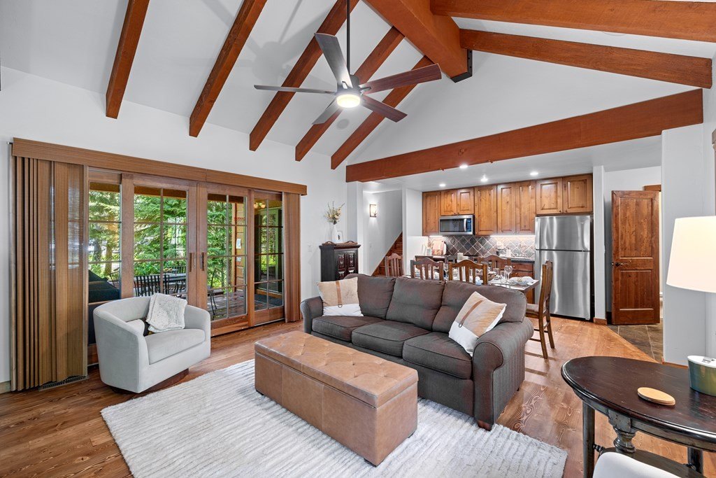 Donnelly, Idaho, 83615, United States, 2 Bedrooms Bedrooms, ,2.5 BathroomsBathrooms,Residential,Forsale,1889377