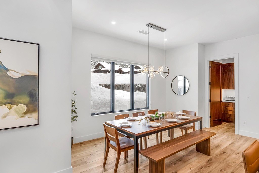 Donnelly, Idaho, 83615, United States, 4 Bedrooms Bedrooms, ,4 BathroomsBathrooms,Residential,Forsale,1996713