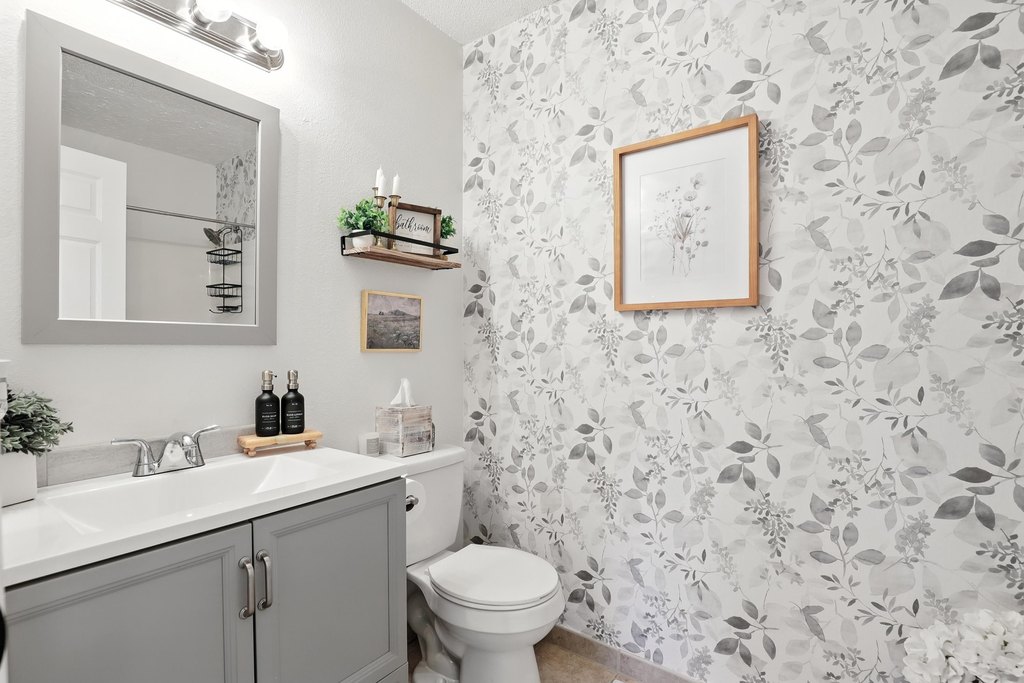 Rapid City, South Dakota, 57702, United States, 4 Bedrooms Bedrooms, ,3 BathroomsBathrooms,Residential,Forsale,1990693