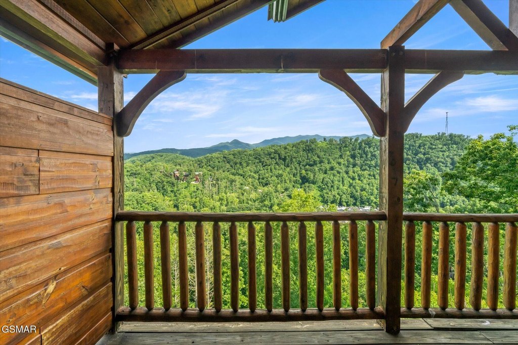 Gatlinburg, Tennessee, 37738, United States, 2 Bedrooms Bedrooms, ,2 BathroomsBathrooms,Residential,Forsale,1910221