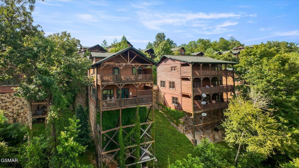 Gatlinburg, Tennessee, 37738, United States, 2 Bedrooms Bedrooms, ,2 BathroomsBathrooms,Residential,Forsale,1910221